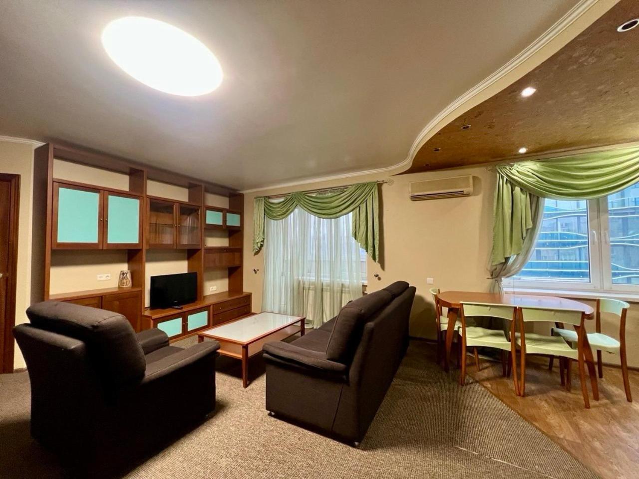 Apartment In The Center Of 基輔 外观 照片