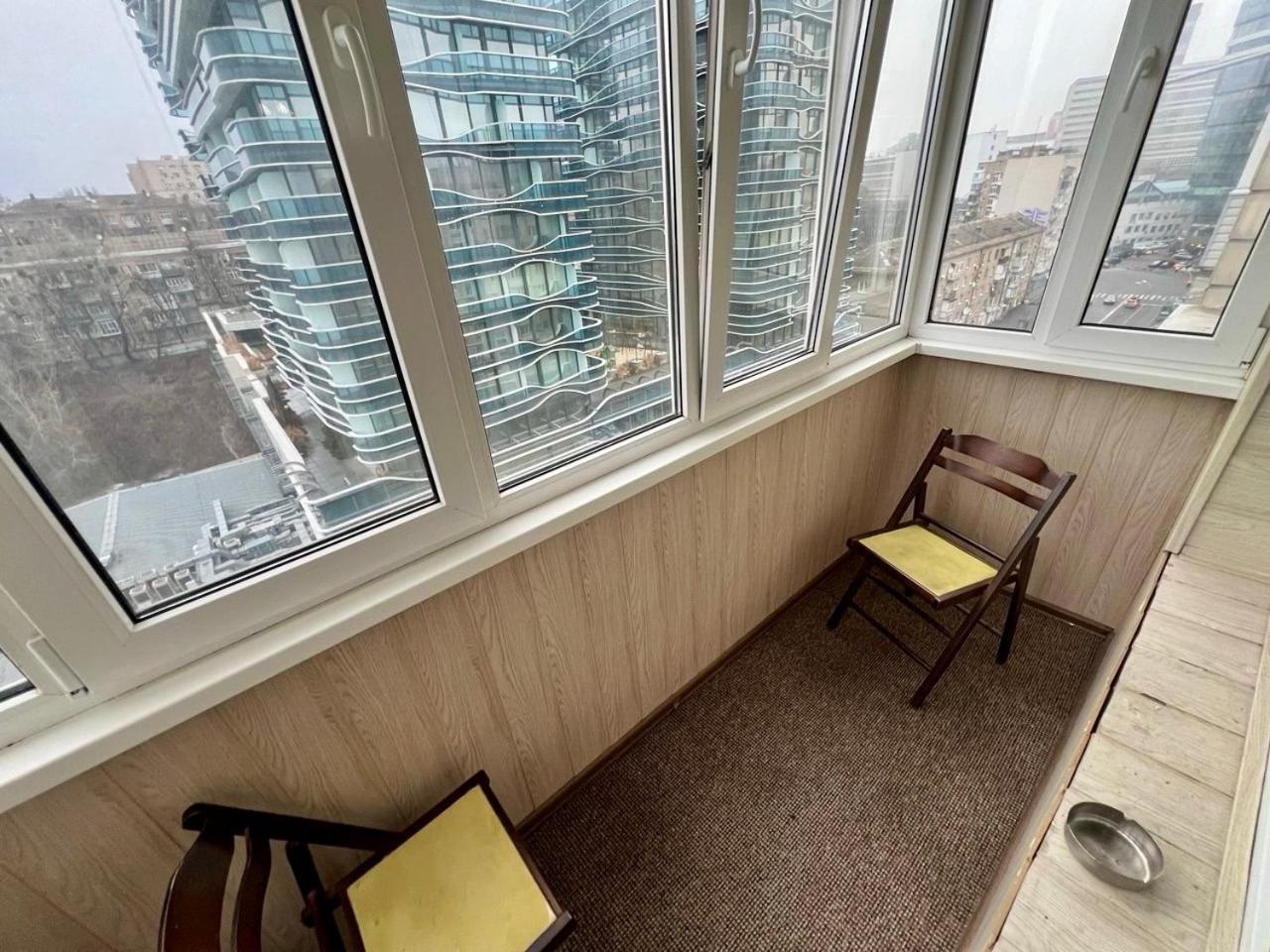 Apartment In The Center Of 基輔 外观 照片
