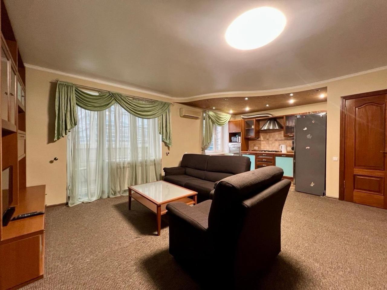Apartment In The Center Of 基輔 外观 照片