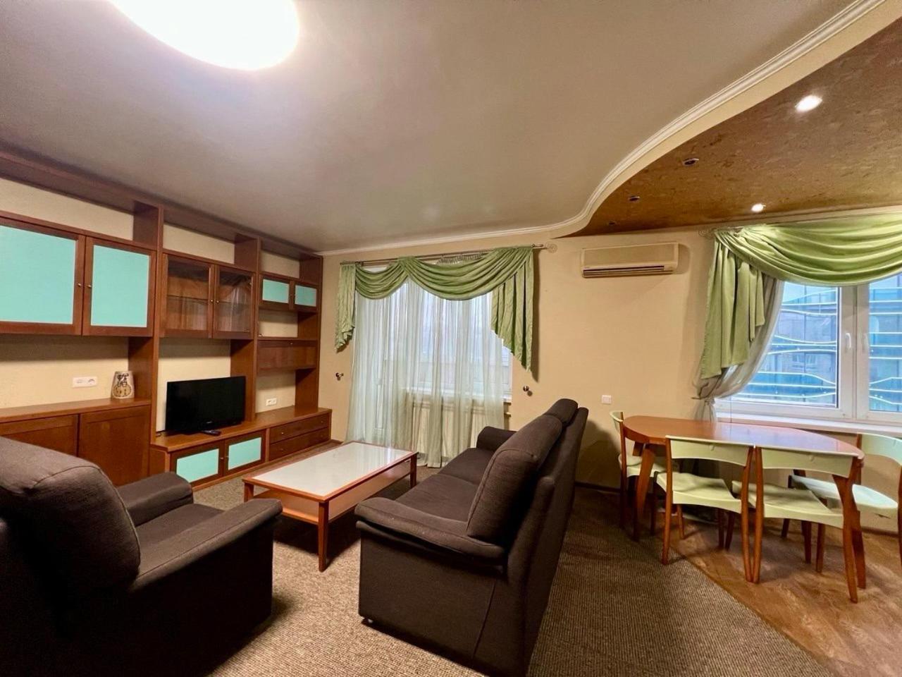 Apartment In The Center Of 基輔 外观 照片