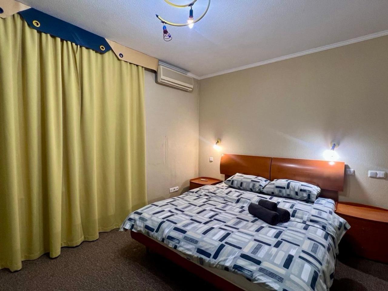 Apartment In The Center Of 基輔 外观 照片