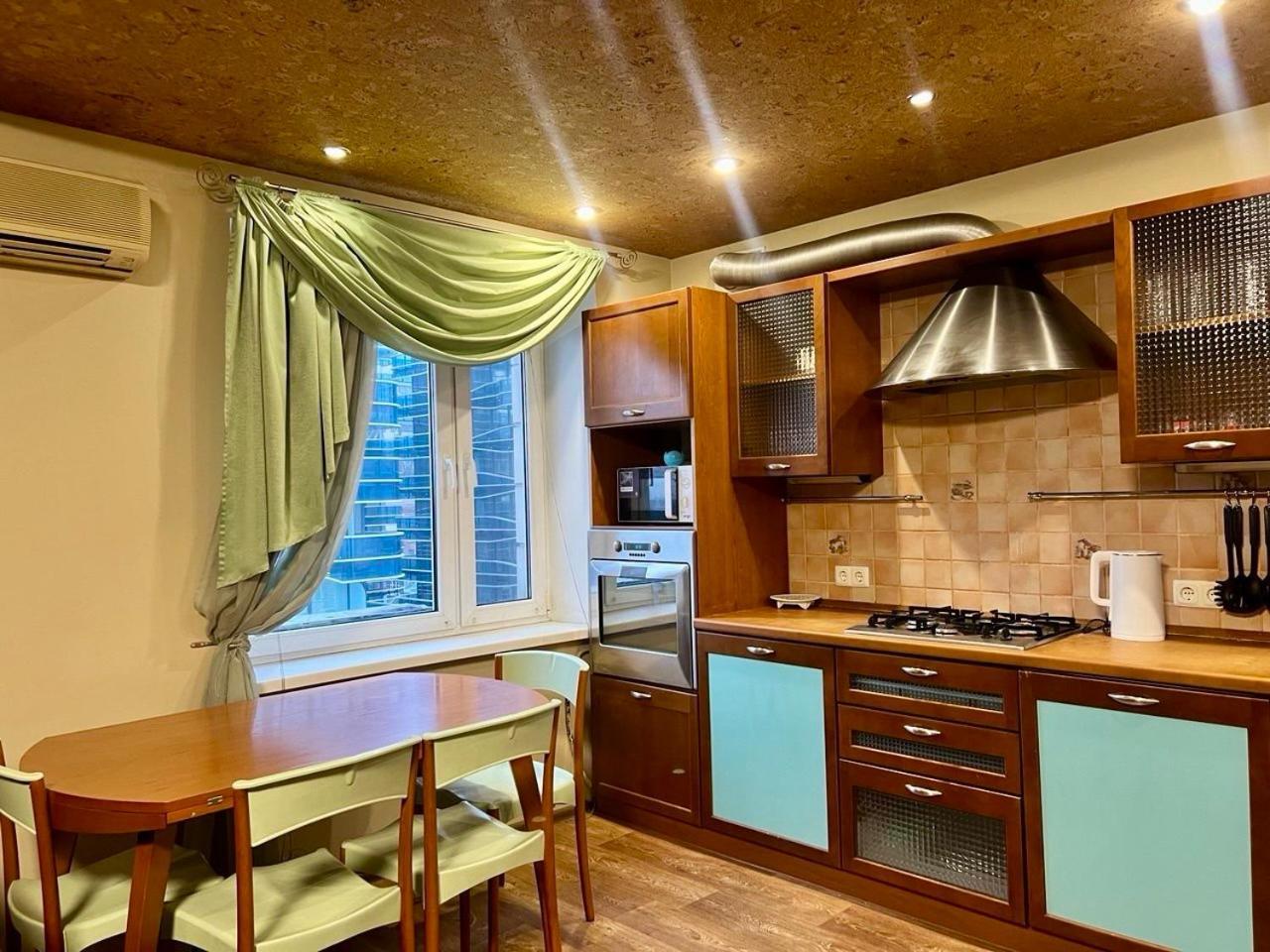 Apartment In The Center Of 基輔 外观 照片